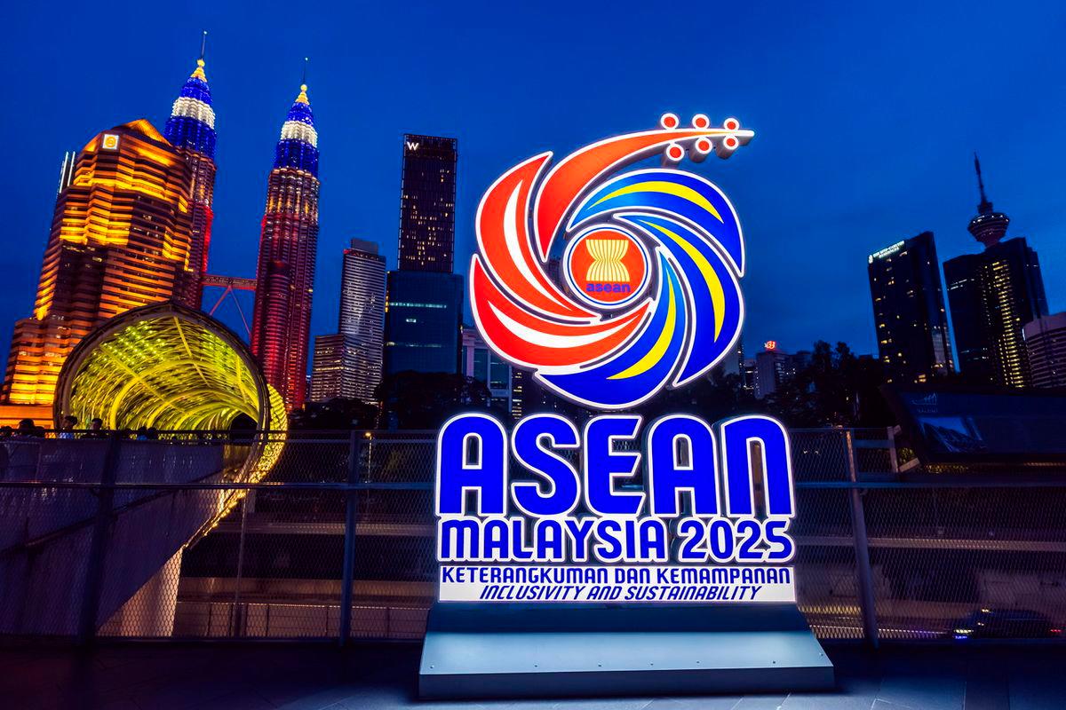 Malaysia brings ASEAN voice to OECD meeting in Paris Malaysia brings ASEAN voice to OECD meeting in Paris