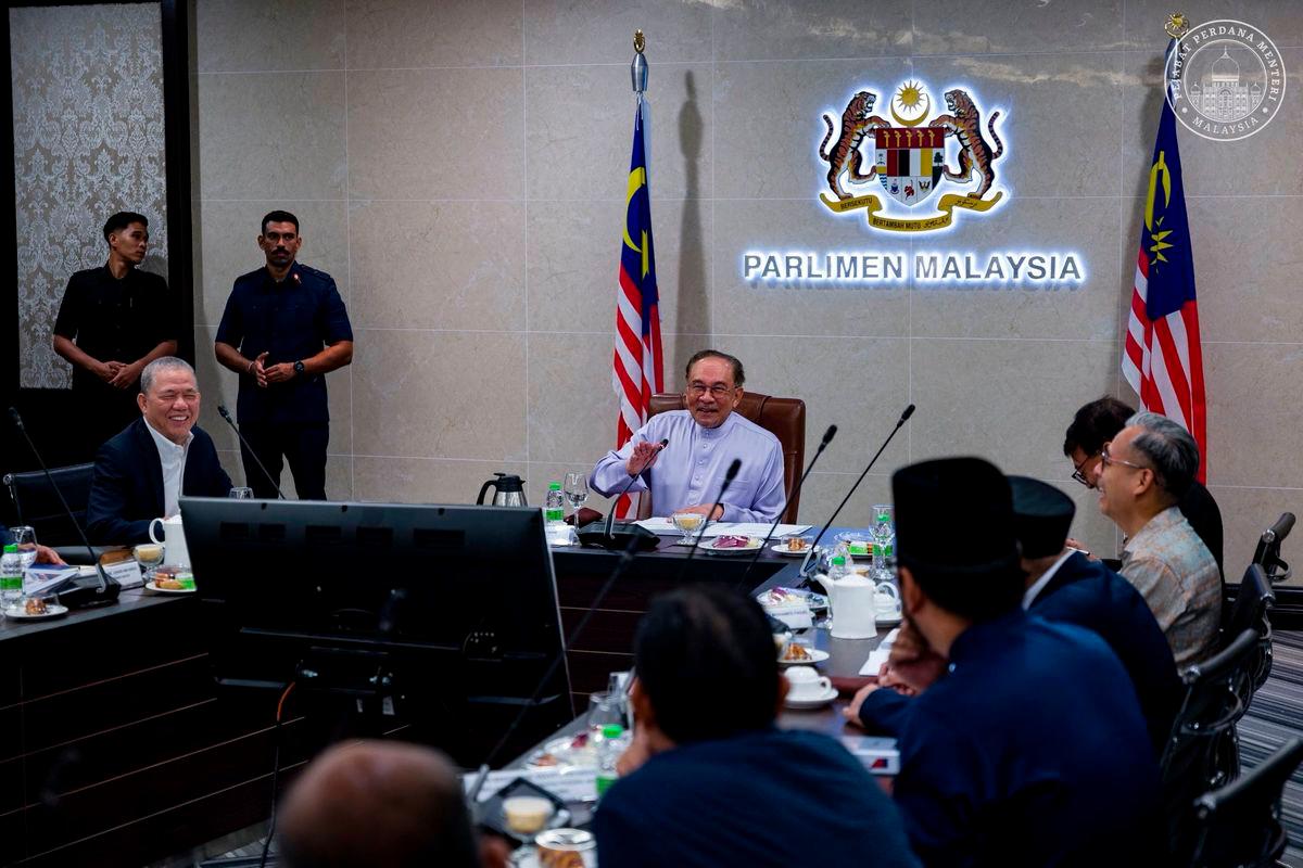 Malaysia condemns Israeli strikes on Iran, urges global pressure to halt aggression Malaysia condemns Israeli strikes on Iran, urges global pressure to halt aggression