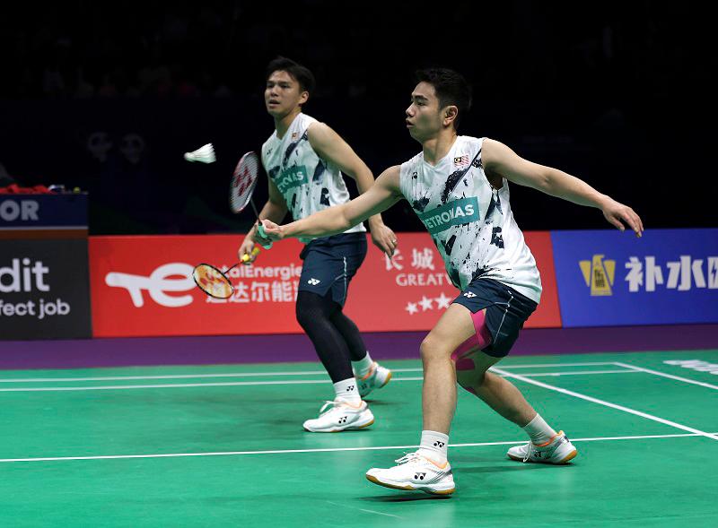Malaysia crush France 5-0 in Sudirman Cup opener
