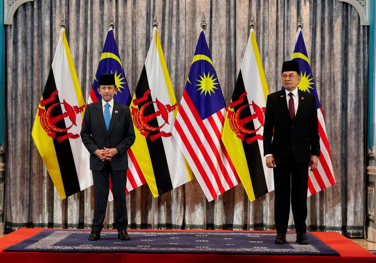 Malaysia dan Brunei tandatangani MoU kesihatan disaksikan pemimpin kedua negara Malaysia dan Brunei tandatangani MoU kesihatan disaksikan pemimpin kedua negara