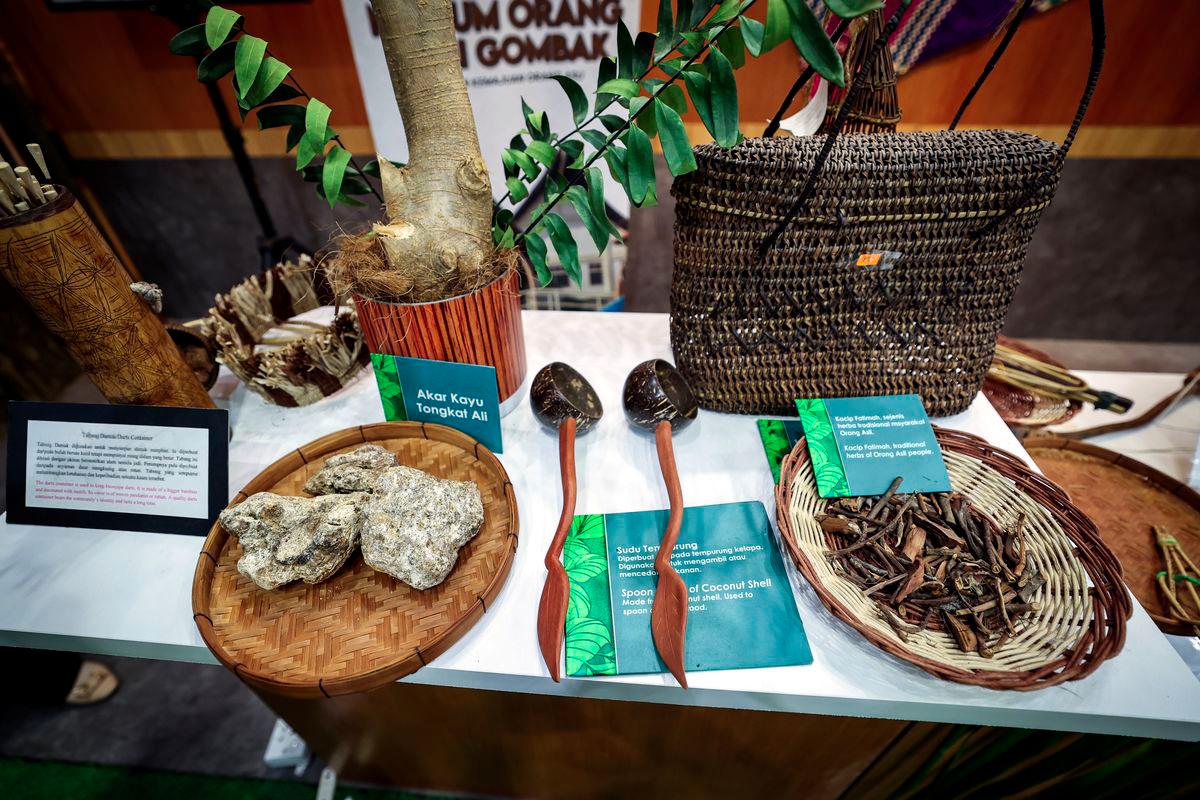 Malaysia highlights quality products at ASEAN Summit exhibition