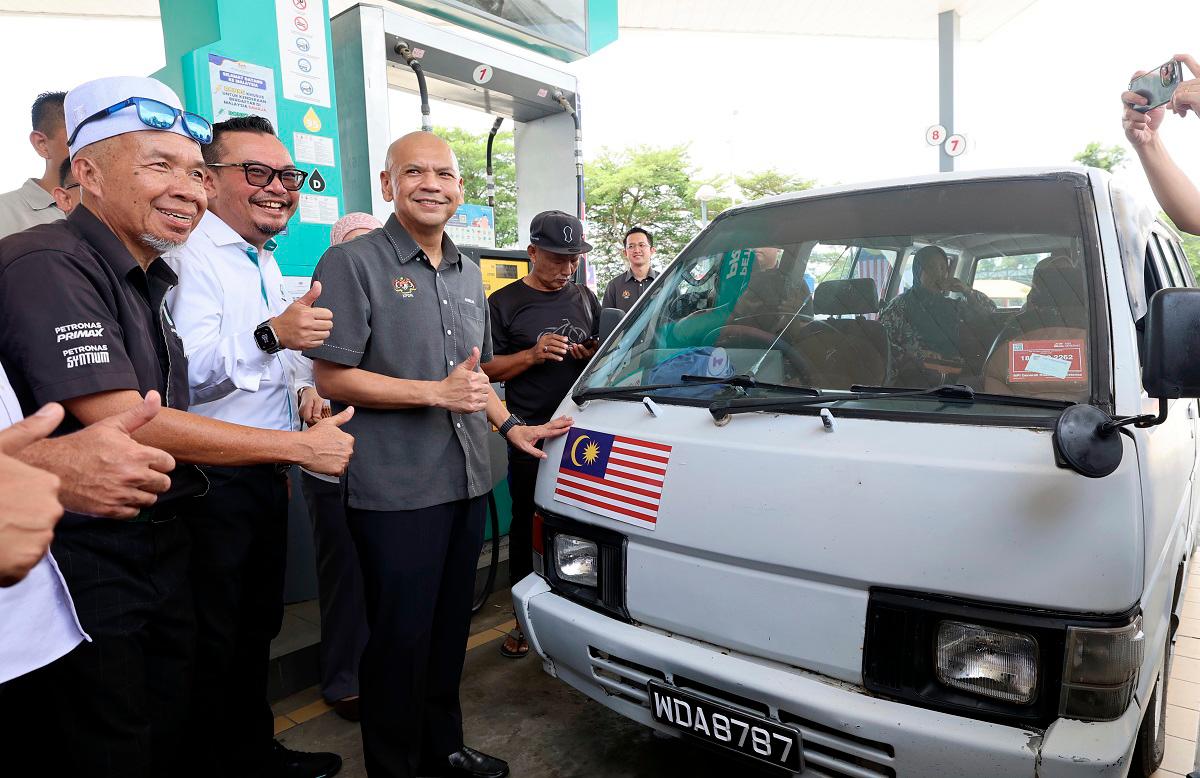 Malaysia holds petroleum pricing talks with industry on APM rates Malaysia holds petroleum pricing talks with industry on APM rates