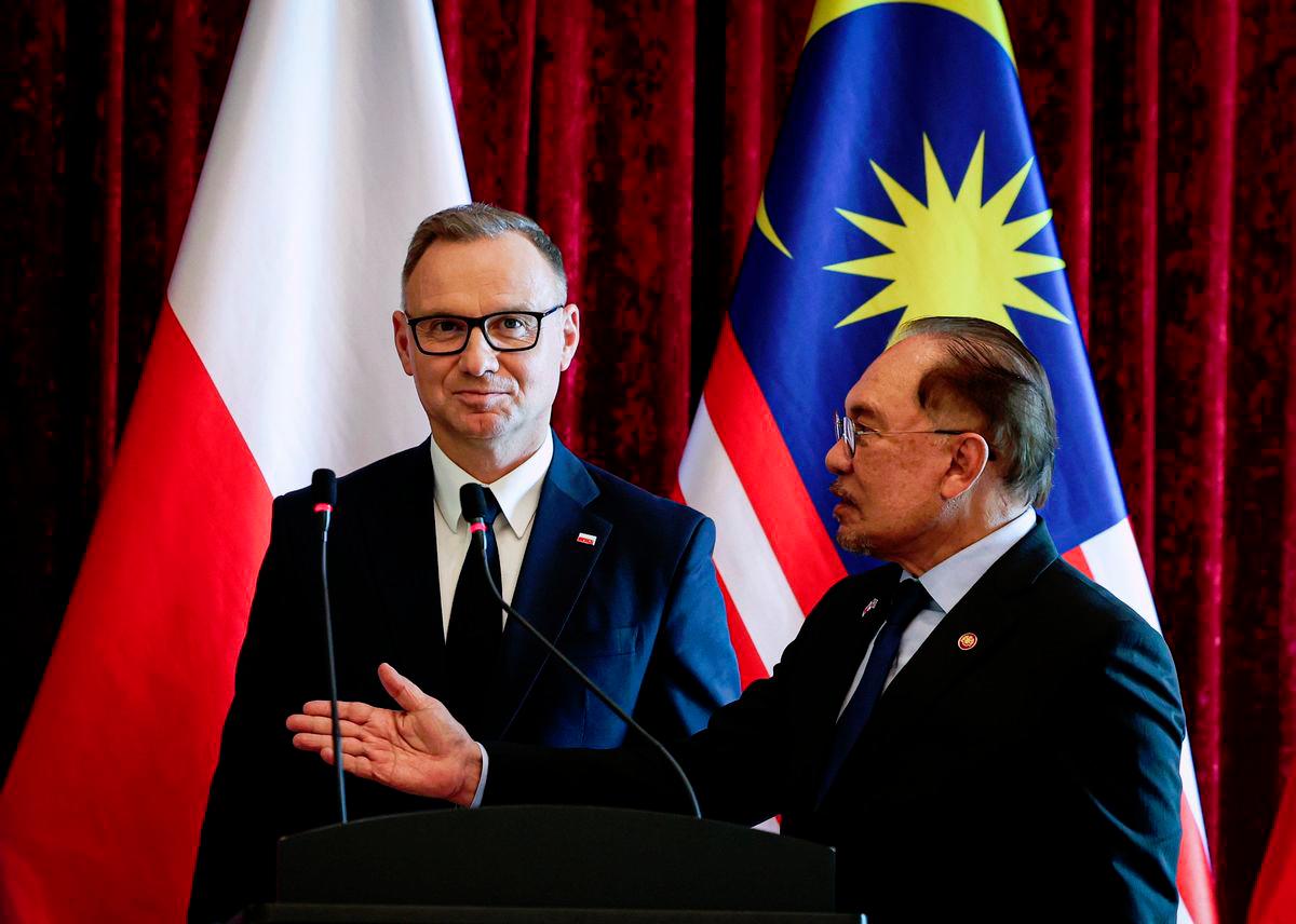 Malaysia sampaikan penghargaan kepada Poland yang salur bantuan ke Gaza Malaysia sampaikan penghargaan kepada Poland yang salur bantuan ke Gaza