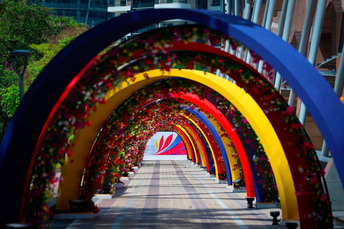 Malaysia unveils floral tunnel to honour leaders at ASEAN Summit Malaysia unveils floral tunnel to honour leaders at ASEAN Summit