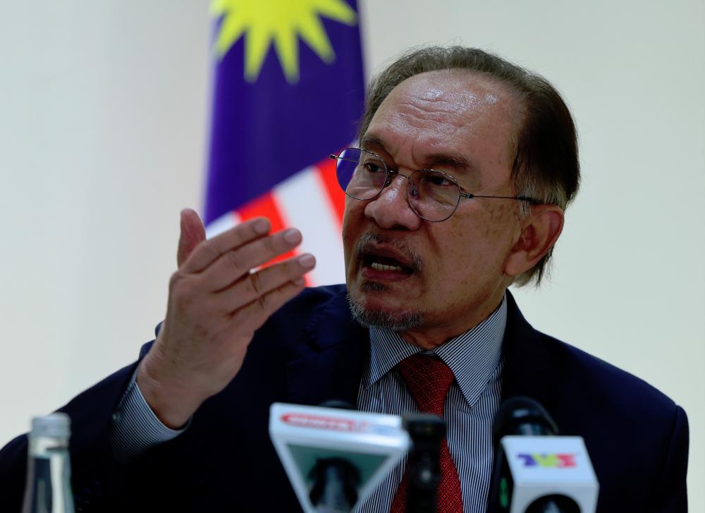 Malaysia welcomes UAE companies to invest in renewable energy, data centre projects - PM Anwar Malaysia welcomes UAE companies to invest in renewable energy, data centre projects - PM Anwar