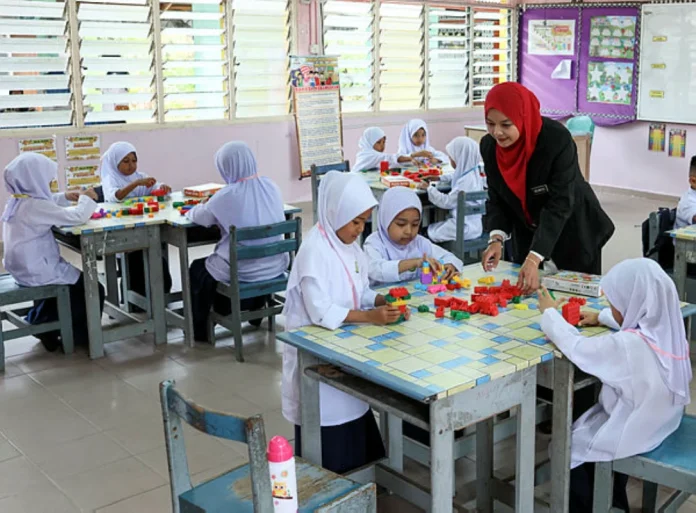 Malaysia_opens_applications_for_20_000_new_teacher_posts_in_March Malaysia opens applications for 20,000 new teacher posts in March