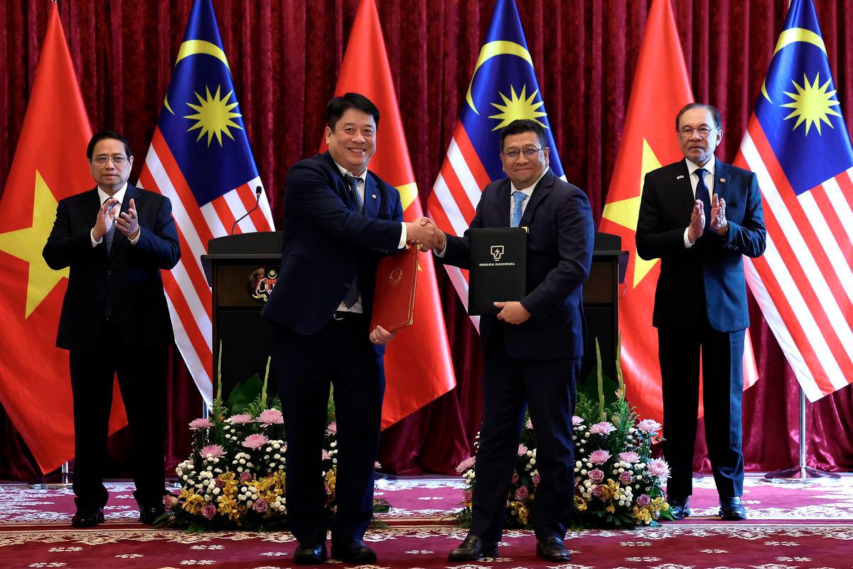 Malaysian, Vietnamese and Singaporean firms ink landmark deal for export of renewable energy Malaysian, Vietnamese and Singaporean firms ink landmark deal for export of renewable energy