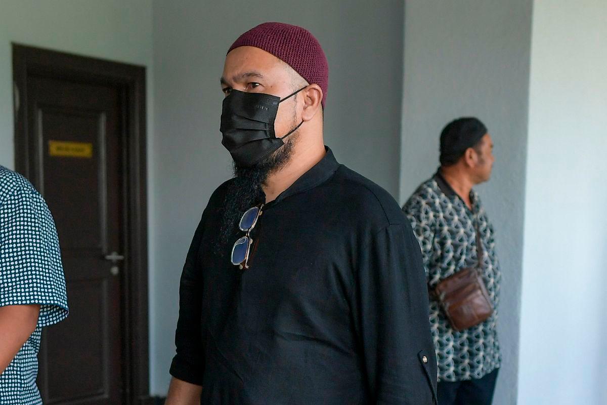 Man fined RM6,000 for incitement, threatening DBKL officer over balloon vendor incident Man fined RM6,000 for incitement, threatening DBKL officer over balloon vendor incident