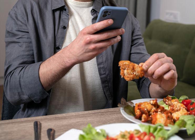 Man in KL eatery posing as influencer allegedly skips paying bill, does not post food review