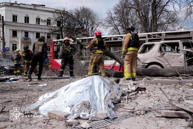 Mayor of Ukraine's Sumy says over 20 dead from Russian missile strike Mayor of Ukraine's Sumy says over 20 dead from Russian missile strike