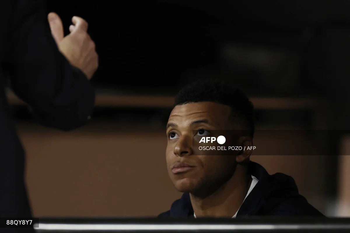 Mbappe_sidelined_with_knee_sprain_in_blow_to_Real_Madrid_s_title_bid Mbappe sidelined with knee sprain in blow to Real Madrid's title bid