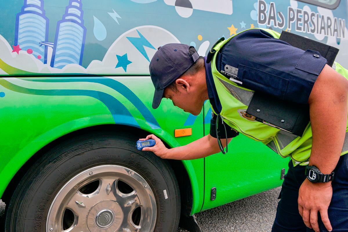 Melaka JPJ issues 39 summonses in stage bus crackdown Melaka JPJ issues 39 summonses in stage bus crackdown