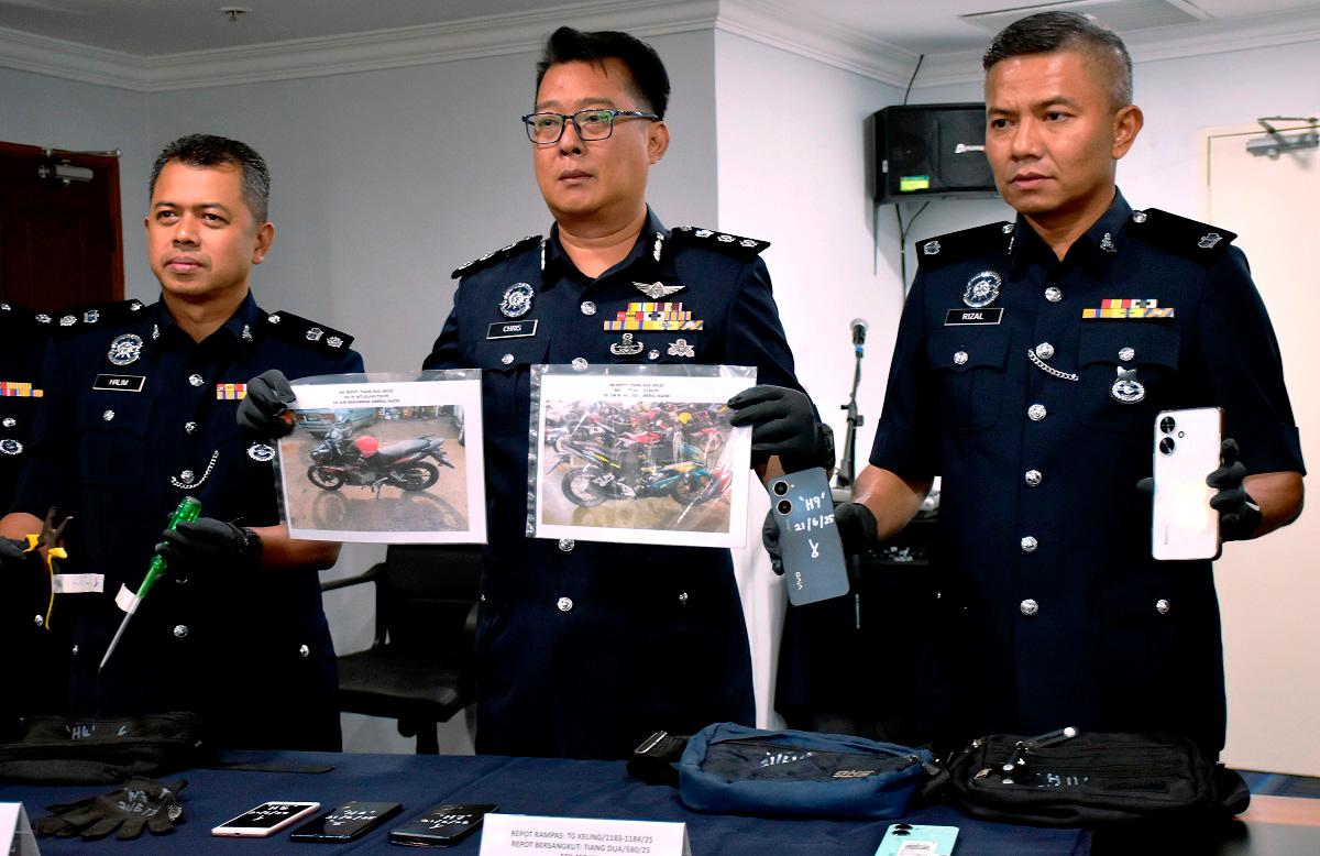Melaka police bust ‘Yoe Gomen Gang’ targeting schools, govt offices Melaka police bust ‘Yoe Gomen Gang’ targeting schools, govt offices