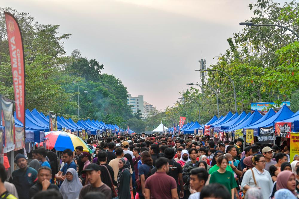 Melaka to revoke and blacklist vendors selling Ramadan bazaar licences Melaka to revoke and blacklist vendors selling Ramadan bazaar licences