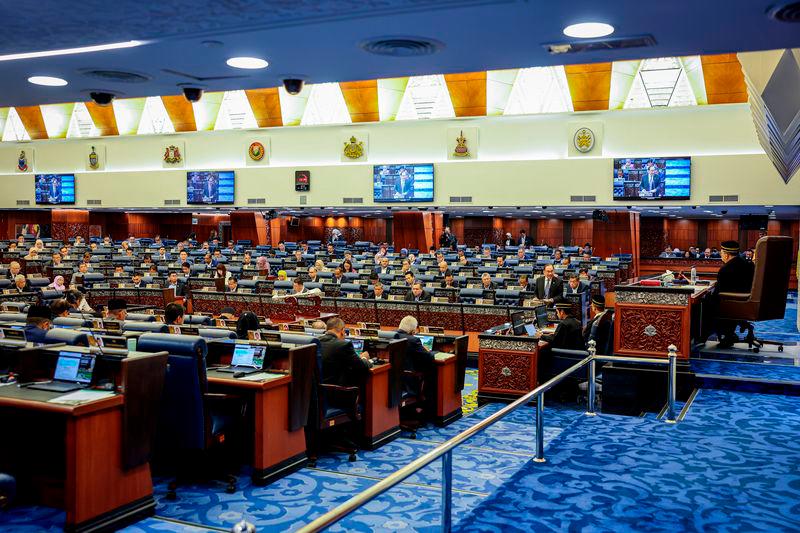 Members of Parliament outline proposals to strengthen economy Members of Parliament outline proposals to strengthen economy