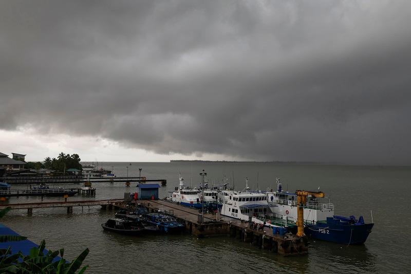 MetMalaysia issues severe continuous rain warnings for several states until tomorrow MetMalaysia issues severe continuous rain warnings for several states until tomorrow