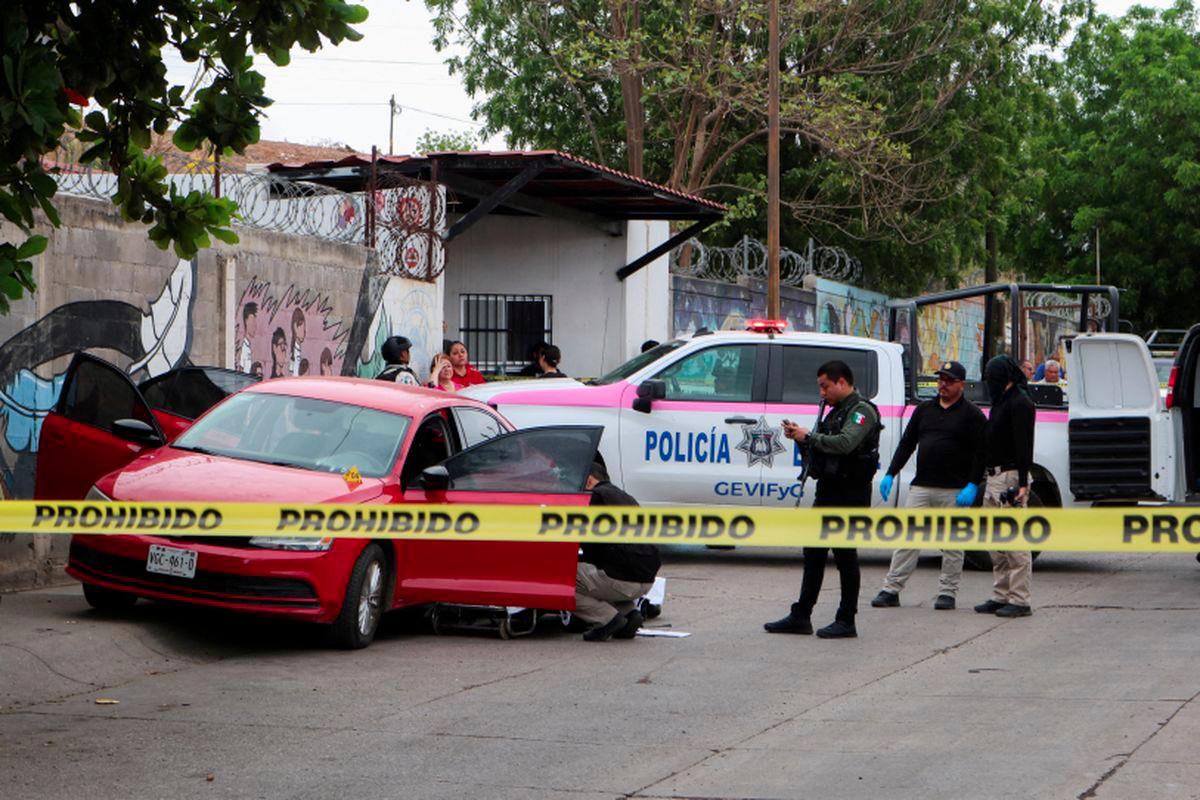 Mexico extradites 26 cartel members to US under Trump pressure Mexico extradites 26 cartel members to US under Trump pressure