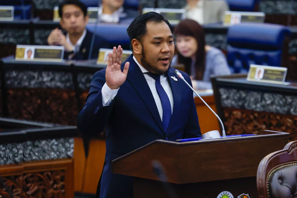 Mohd Kurniawan Naim sworn in as Kinabatangan MP