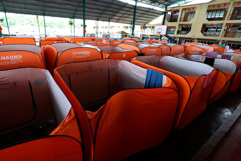 More people evacuated due to floods in Sabah