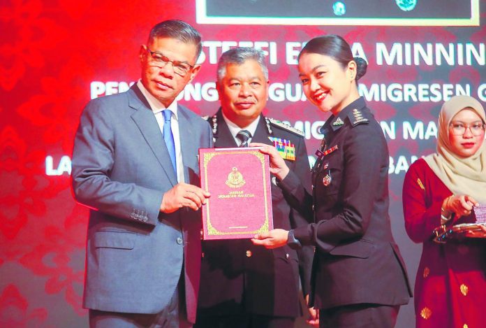 More time given for illegal migrants to go home More time given for illegal migrants to go home