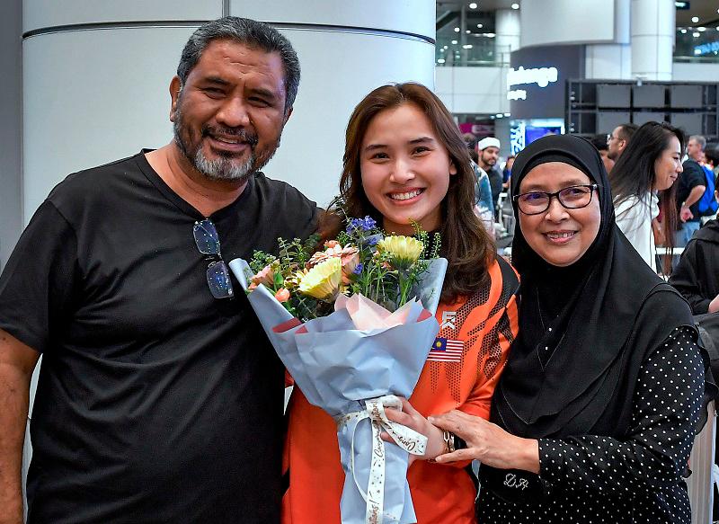 Mother’s love continues to be an inspiration for bowler Natasha Mother’s love continues to be an inspiration for bowler Natasha