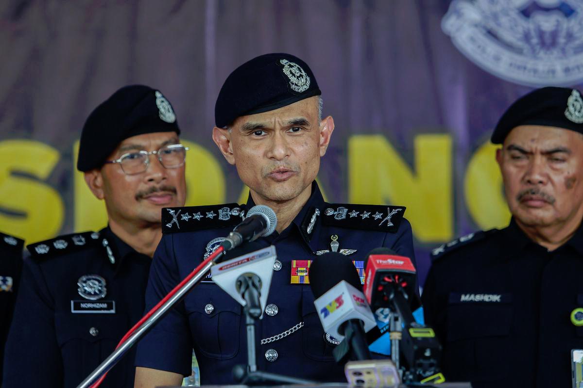 Motorcycle in attack on Rafizi’s son had fake plate, say police Motorcycle in attack on Rafizi’s son had fake plate, say police