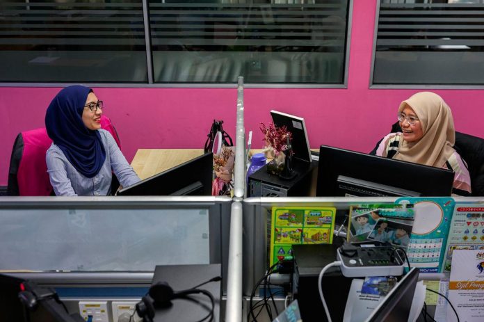 M’sian civil servant claims colleagues misused lunch break to nap, only eating after break ends