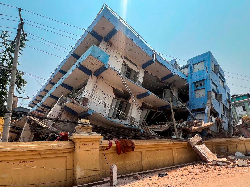Myanmar declares week of mourning as hopes fade for quake survivors Myanmar declares week of mourning as hopes fade for quake survivors