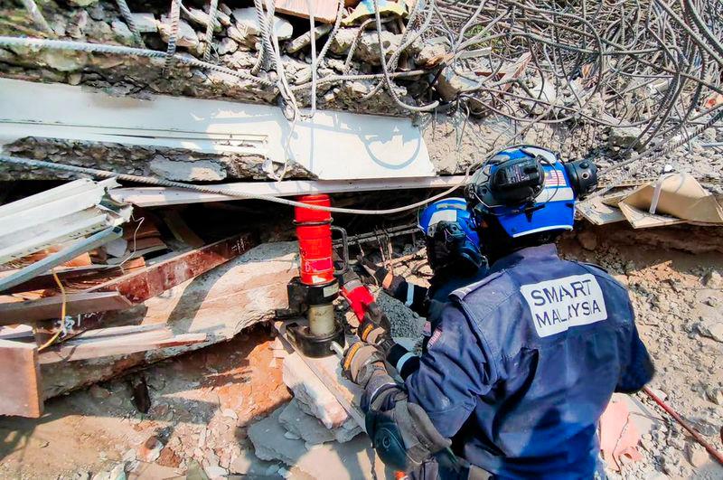 Myanmar earthquake: SMART team (MAS-01) removed eight victims from rubble as SAR enters fifth day - NADMA Myanmar earthquake: SMART team (MAS-01) removed eight victims from rubble as SAR enters fifth day - NADMA