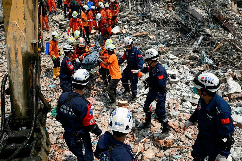 Myanmar quake victim rescued after 5 days as aid calls grow Myanmar quake victim rescued after 5 days as aid calls grow