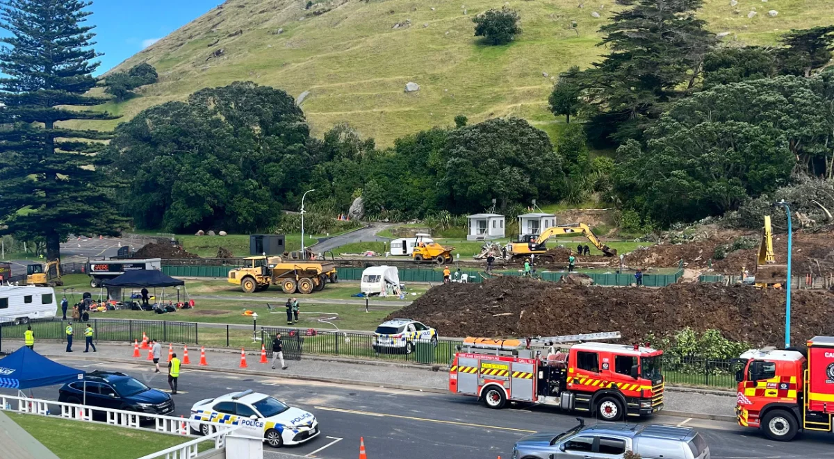 Rescuers search for six missing after New Zealand volcano landslide Rescuers search for six missing after New Zealand volcano landslide