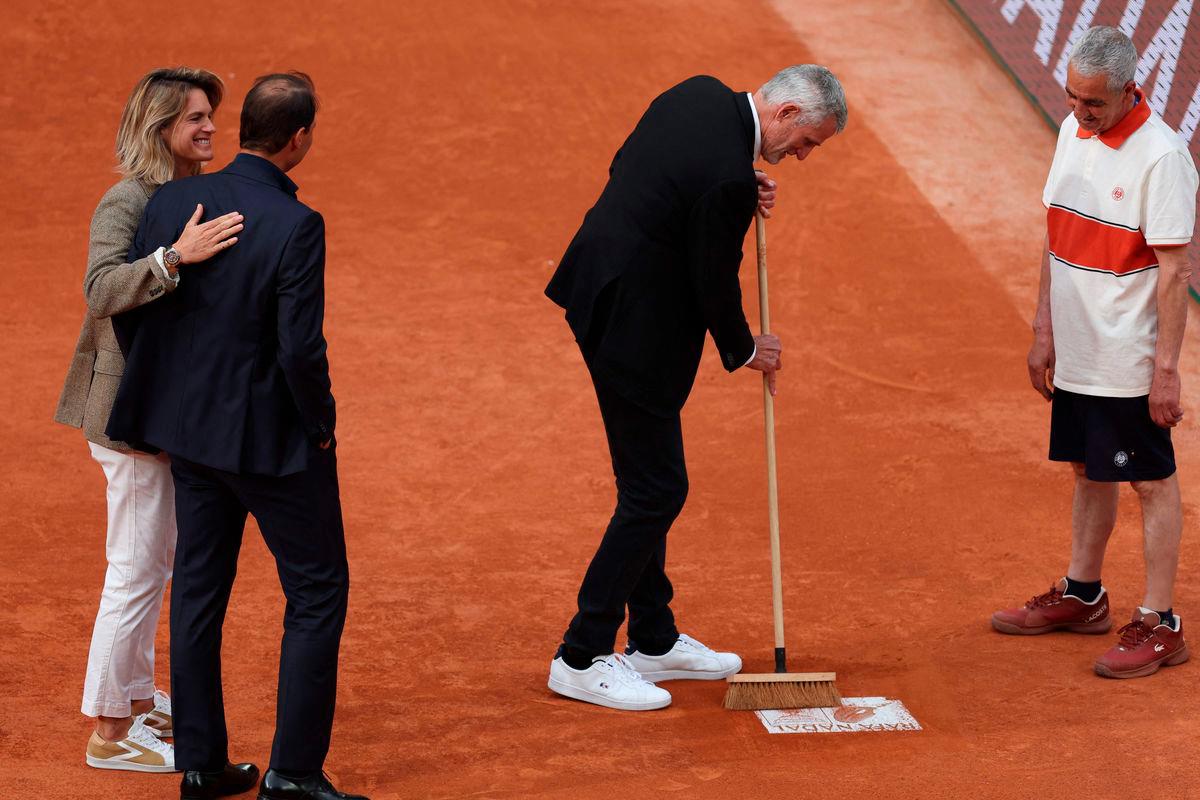 Nadal T-shirt resales ‘a shame’, says French tennis boss Nadal T-shirt resales ‘a shame’, says French tennis boss