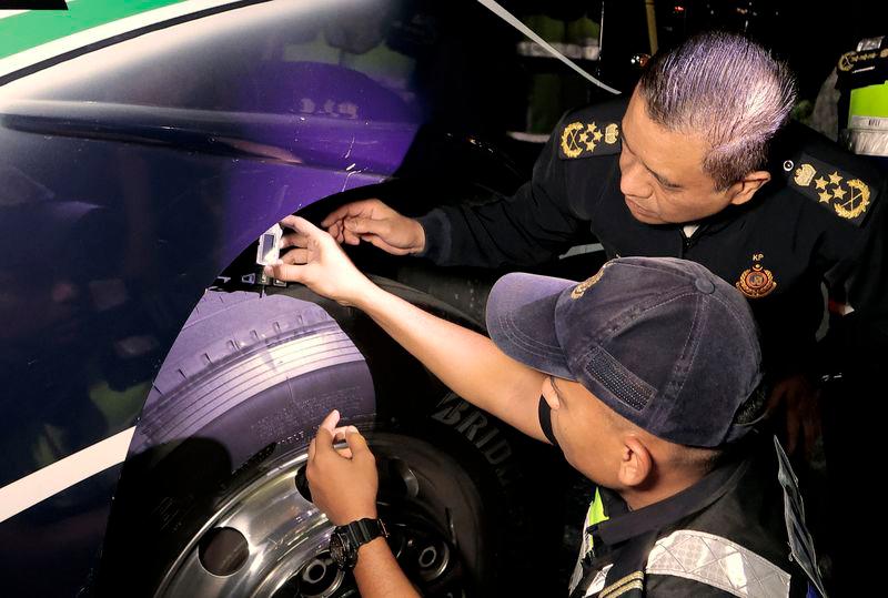 Nahas ragut lima nyawa : JPJ siasat audit keselamatan syarikat treler Nahas ragut lima nyawa : JPJ siasat audit keselamatan syarikat treler