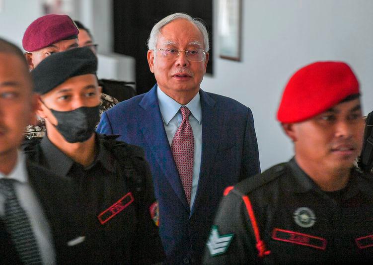 Najib personally and directly involved in handing out cheques to UMNO - SRC’s lawyer Najib personally and directly involved in handing out cheques to UMNO - SRC’s lawyer
