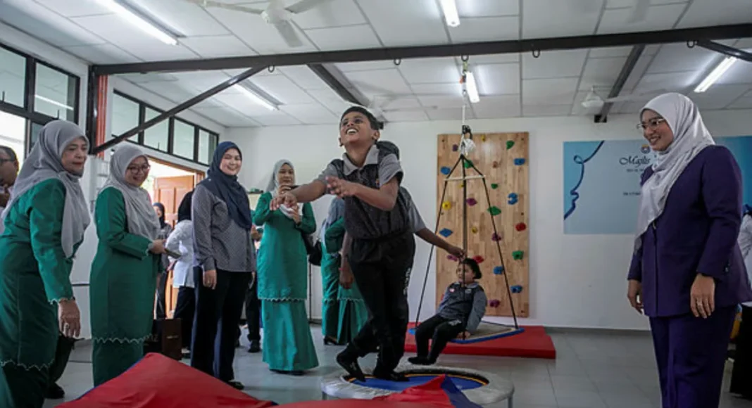 Yayasan Perak sediakan bilik multisensori sokong murid autistik