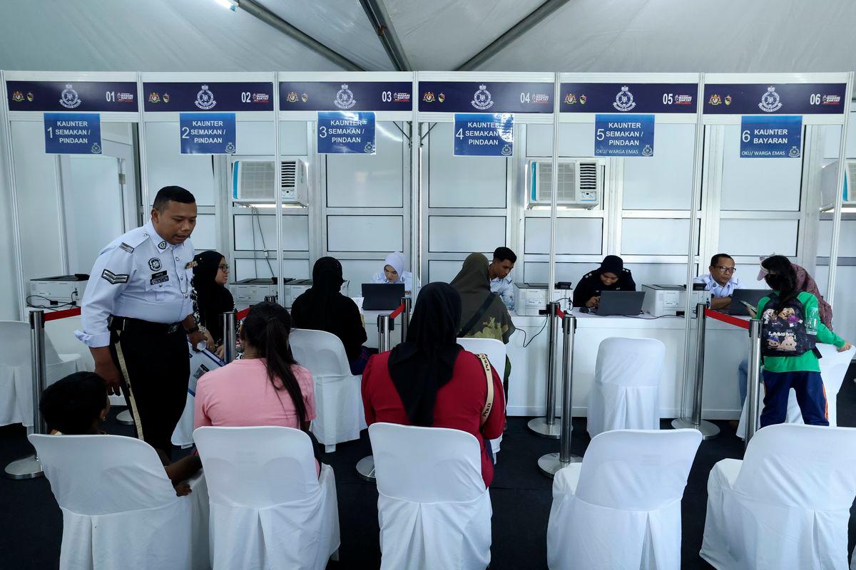 Negeri Sembilan PMR: Visitors flock to JPJ booth for free helmets Negeri Sembilan PMR: Visitors flock to JPJ booth for free helmets