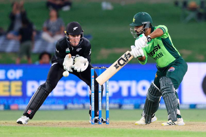 New Zealand hammer Pakistan by 43 runs to sweep ODI series New Zealand hammer Pakistan by 43 runs to sweep ODI series