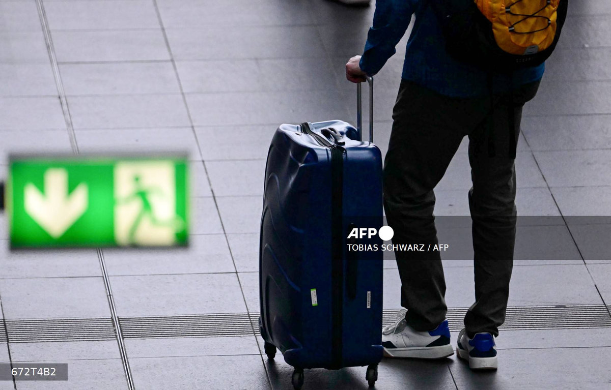 New Zealand woman arrested for child neglect after toddler found in suitcase New Zealand woman arrested for child neglect after toddler found in suitcase