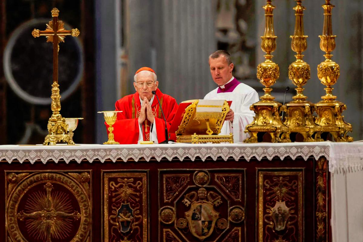Next pope faces ‘difficult, complex’ point in history, cardinals told Next pope faces ‘difficult, complex’ point in history, cardinals told