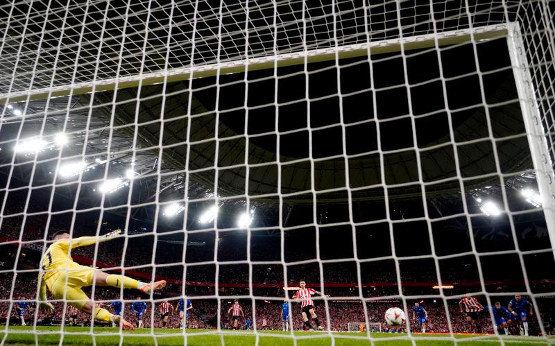 Non-league game in England attracts 100 Spanish supporters Non-league game in England attracts 100 Spanish supporters
