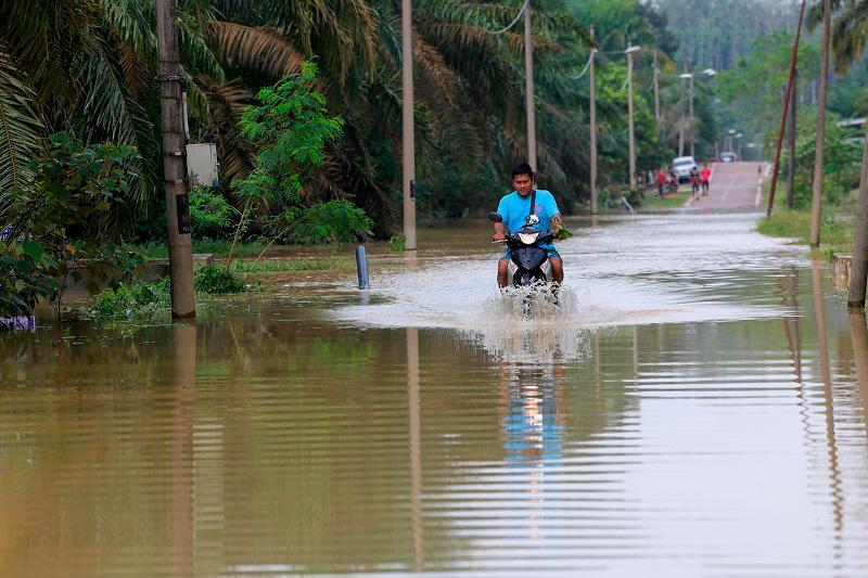 Number of flood evacuees in Johor and Sarawak rise, Sabah conditions improve