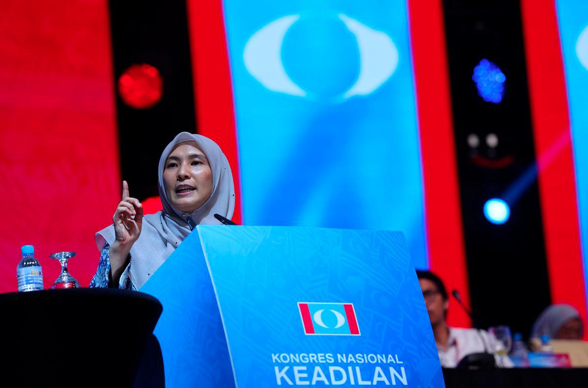 Nurul Izzah commends Rafizi’s legacy following Cabinet exit, vows to carry on his reformist vision Nurul Izzah commends Rafizi’s legacy following Cabinet exit, vows to carry on his reformist vision