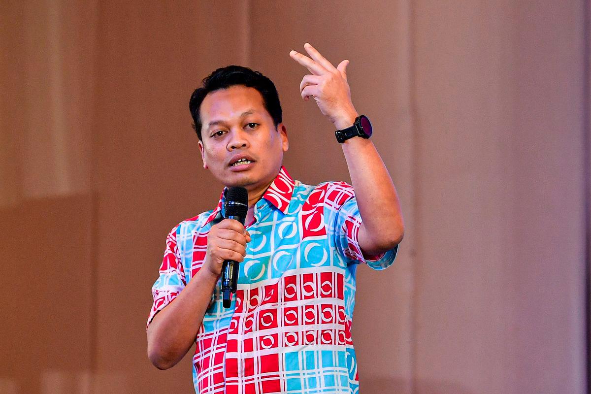 Nurul Izzah–Rafizi clash a family affair, says Nik Nazmi Nurul Izzah–Rafizi clash a family affair, says Nik Nazmi