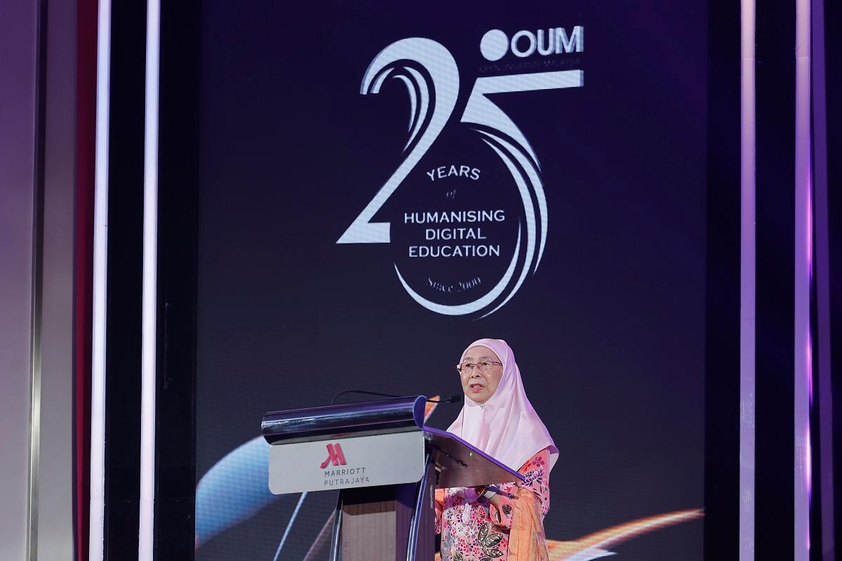 OUM perjuang pembelajaran fleksibel untuk pendidikan sepanjang hayat