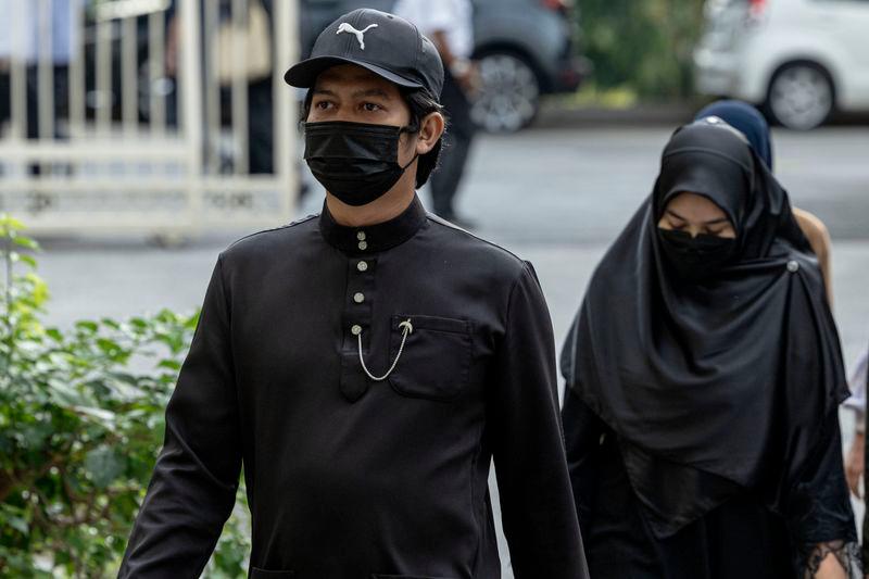 Officer covered Zayn Rayyan's body with sweater, court told Officer covered Zayn Rayyan's body with sweater, court told