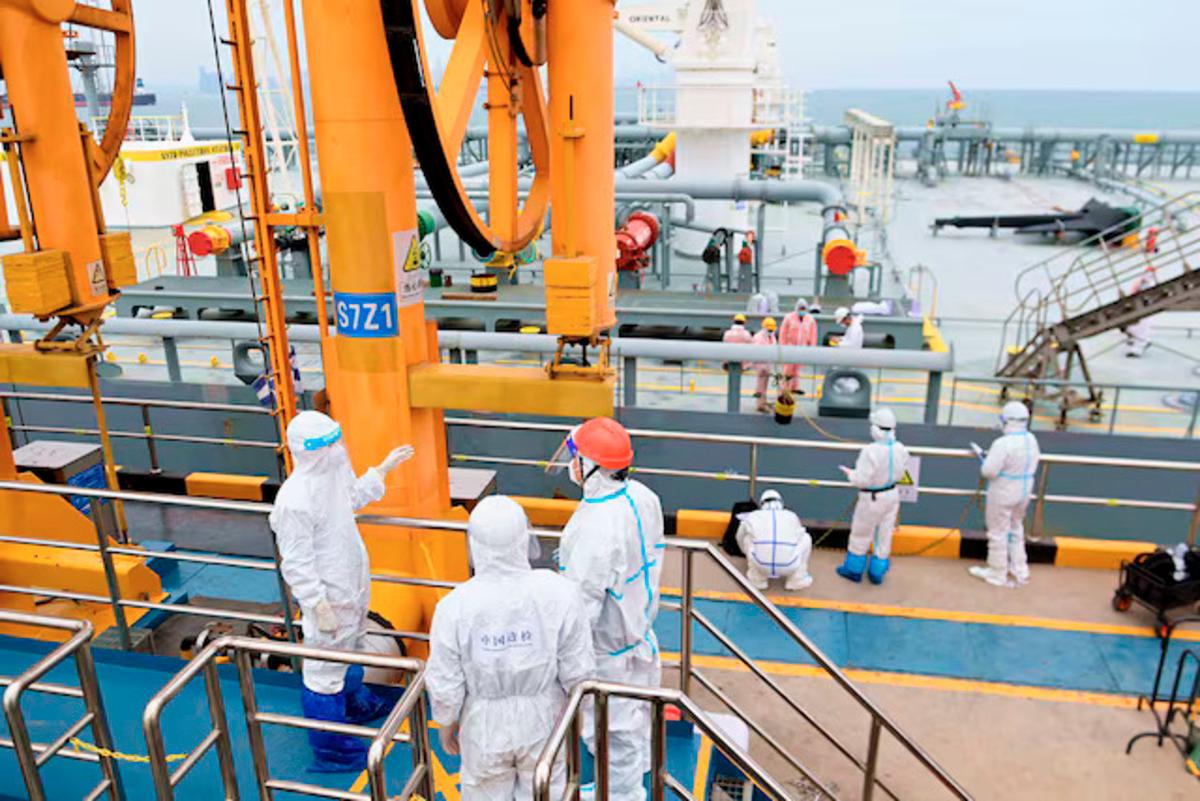 Oil falls as concerns over rising supplies overshadow US-China trade relief Oil falls as concerns over rising supplies overshadow US-China trade relief