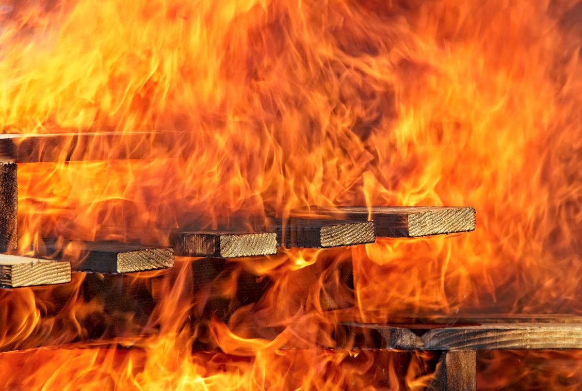 One dead, 19 injured in Spain retirement home fire One dead, 19 injured in Spain retirement home fire