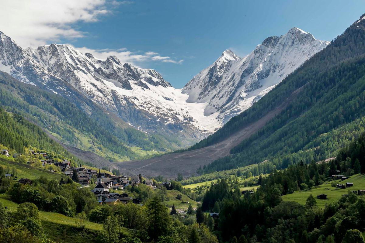 One missing as village largely destroyed in Swiss glacier collapse