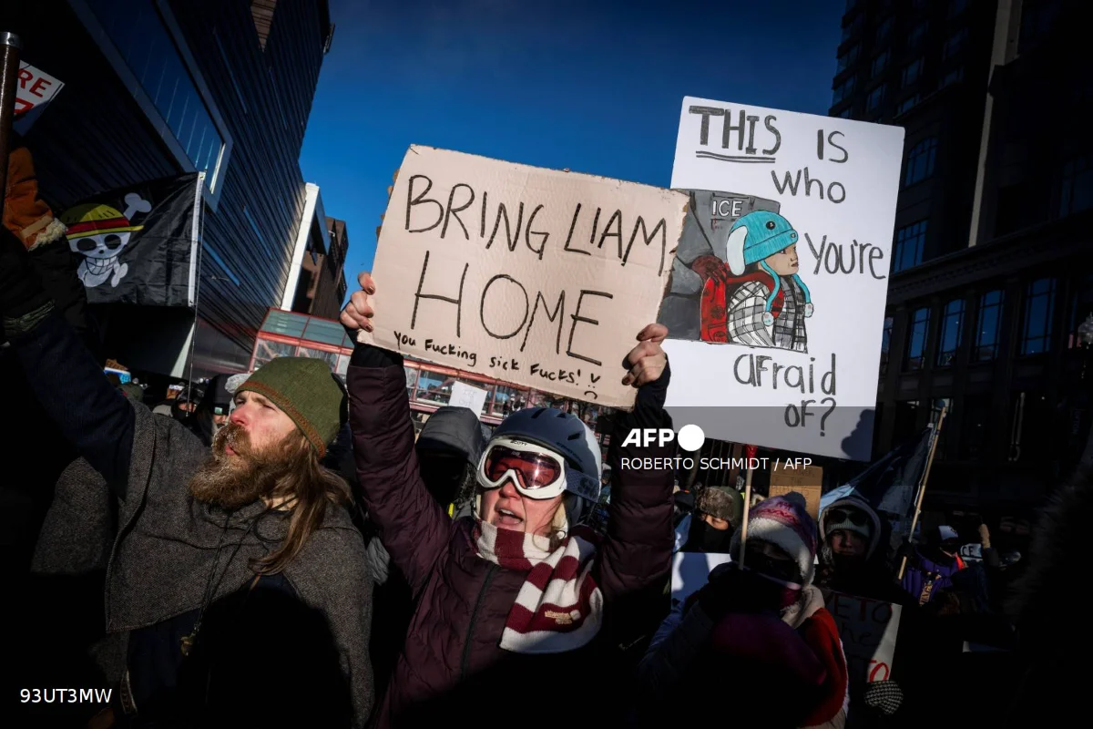 Outrage_over_five-year-old_s_detention_in_US_immigration_crackdown Outrage over five-year-old's detention in US immigration crackdown