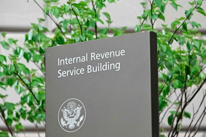 Over 22,000 IRS workers take Trump's latest buyout offer, agency sources say Over 22,000 IRS workers take Trump's latest buyout offer, agency sources say